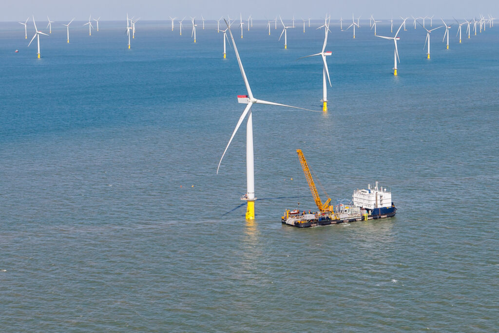 The picture shows the installation of offshore wind turbines. VR is used in this sector for training